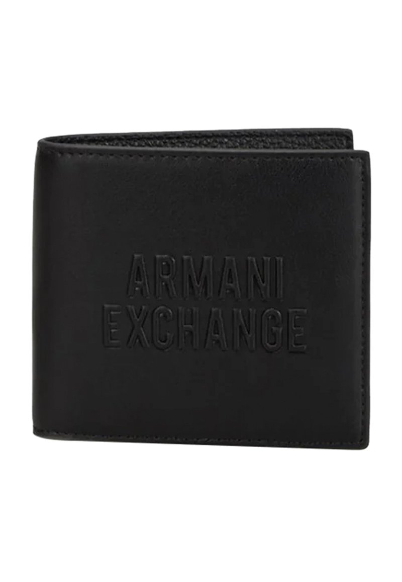 Portafoglio in pelle nera con superficie testurizzata caratterizzato dal logo "ARMANI EXCHANGE" in rilievo sul davanti. Design compatto, a doppia piega.