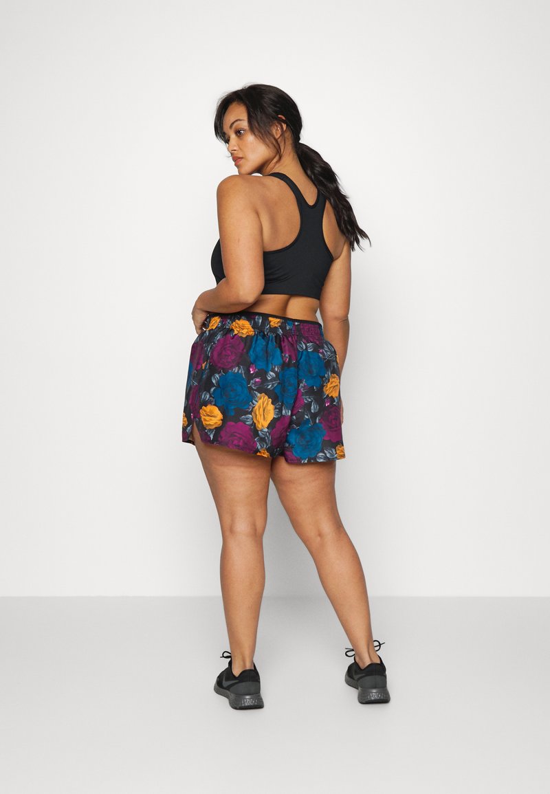 Damen Kleider | Nike Performance 10K SHORT PLUS kurze Sporthose black/black/schwarz - IE18632 Damen Kleider | Nike Performance 10K SHORT PLUS kurze Sporthose black/black/schwarz - IE18632