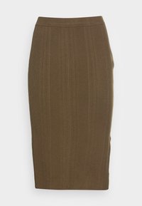 Stickad pennkjol i mörk olivgrön, med ribbat mönster, hög midja och en åtsittande silhuett som slutar nedanför knäet.