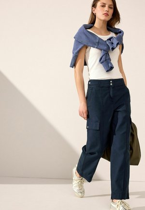 FIT - BARREL LEG - Reisitaskuhousut - navy