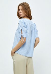 PEPPERCORN PCMONELLA - Blúzka - icy blue stripe