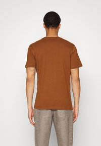 Selected Homme SLHNALE ONECK TEE - T-shirt estampada - emperador