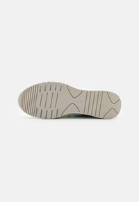 Marco Tozzi - Sneakersy niskie