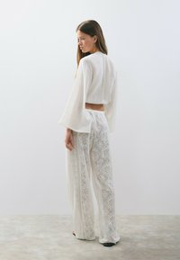 Brownie RÚSTICA MULTIPOSICIÓN - Blusa - white