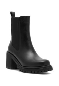 Czarne skórzane botki z kostki mają masywny obcas typu block, elastyczne boczne panele oraz teksturowaną podeszwę, oferując elegancki, nowoczesny design.