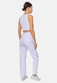 Elara Jeans a sigaretta - weiß