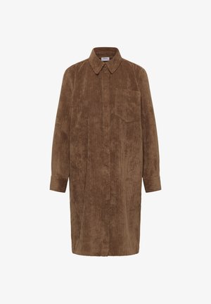 Vestido camisero de pana marrón con cuello puntiagudo, cierre de botones en la parte delantera, un bolsillo en el pecho y mangas largas con puños a rayas, de corte recto.