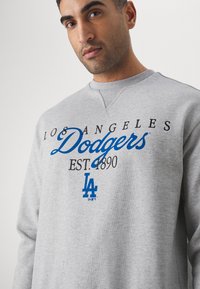 New Era MLB LOS ANGELES DODGERS LIFESTYLE CREW NECK - Squadra - grey