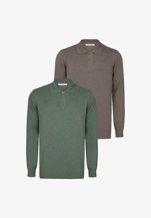 Kaks pikka varrukaga polo-sviitrit: üks roheline, millel on krae ja kolm nuppu, teine pruun sarnase disaini ja tekstuuriga.