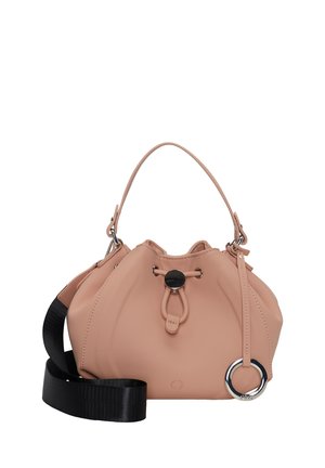 Borsa a tracolla in pelle rosa chiaro con parte superiore rotonda, chiusura a cordoncino, tracolla nera e dettagli in metallo argentato.