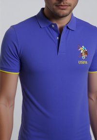U.S. Polo Assn. KURZARM BUNTER REITER - Pólóing - blau
