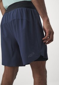 HOKA SKYGLIDE SHORT - Pantalón corto de deporte - outer space