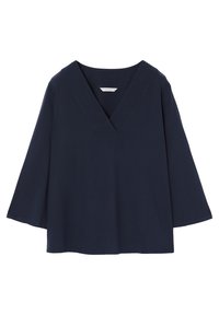 Top azul marino con un amplio escote en V, mangas acampanadas de tres cuartas partes y una textura suave y lisa, con un diseño minimalista.
