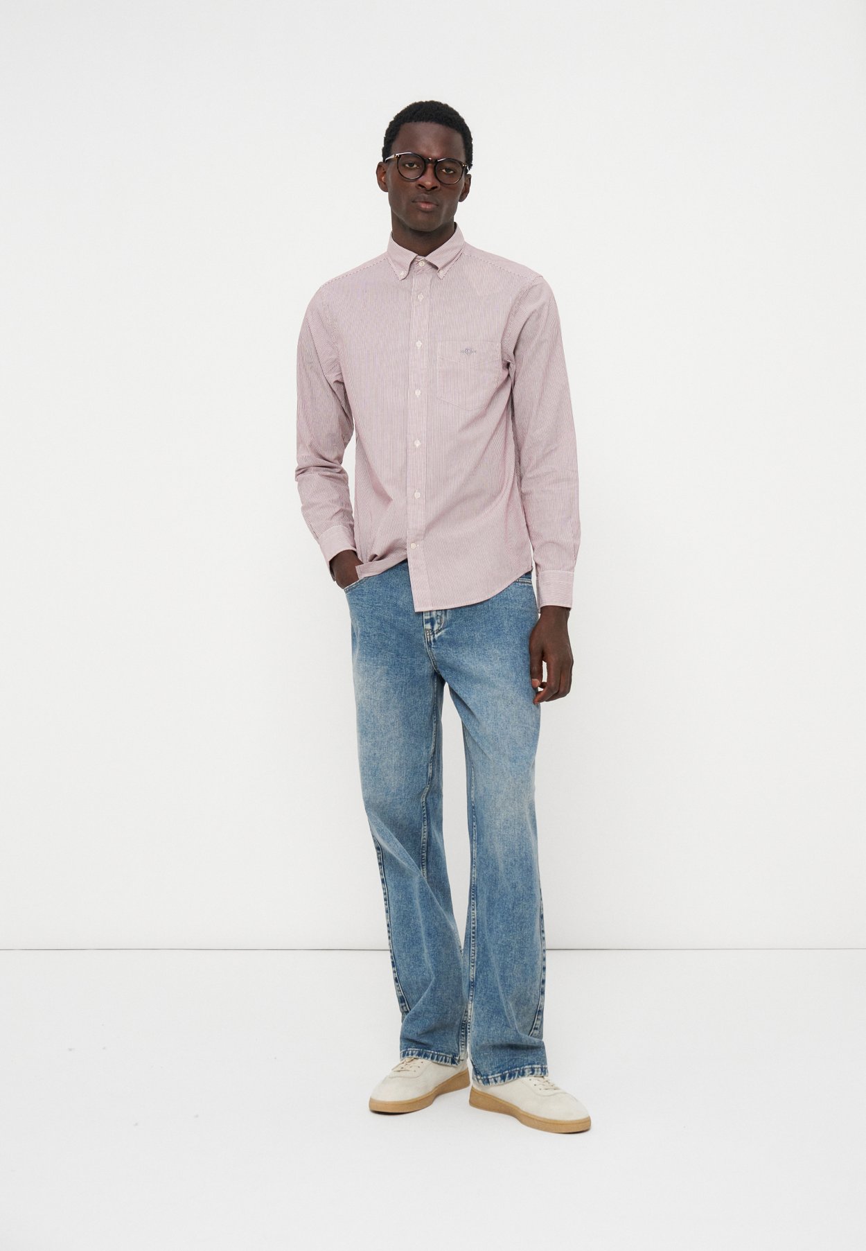 REGULAR FIT