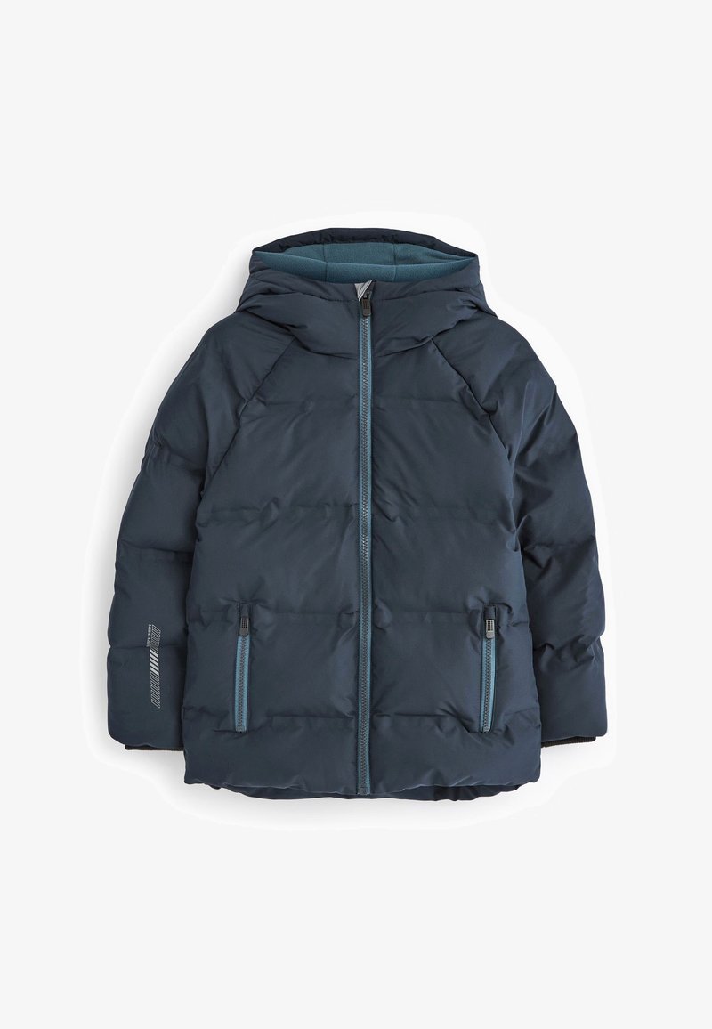 Veste matelassée bleu marine avec capuche, dotée d'une fermeture éclair bidirectionnelle, de deux poches latérales et d'une doublure contrastante couleur sarcelle. Tissu texturé avec un design matelassé.