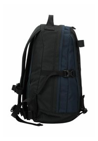 Zaino in tessuto nero e blu con spallacci regolabili, cinghie di compressione laterali e un compartimento principale chiuso da una zip e una fibbia.