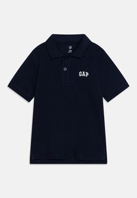 Námornícky modrá polo košeľa z bavlny s trojitou gombíkovou lištou a vyšitým logom "GAP" na ľavej hrudi. Krátke rukávy a plochý pletený golier.