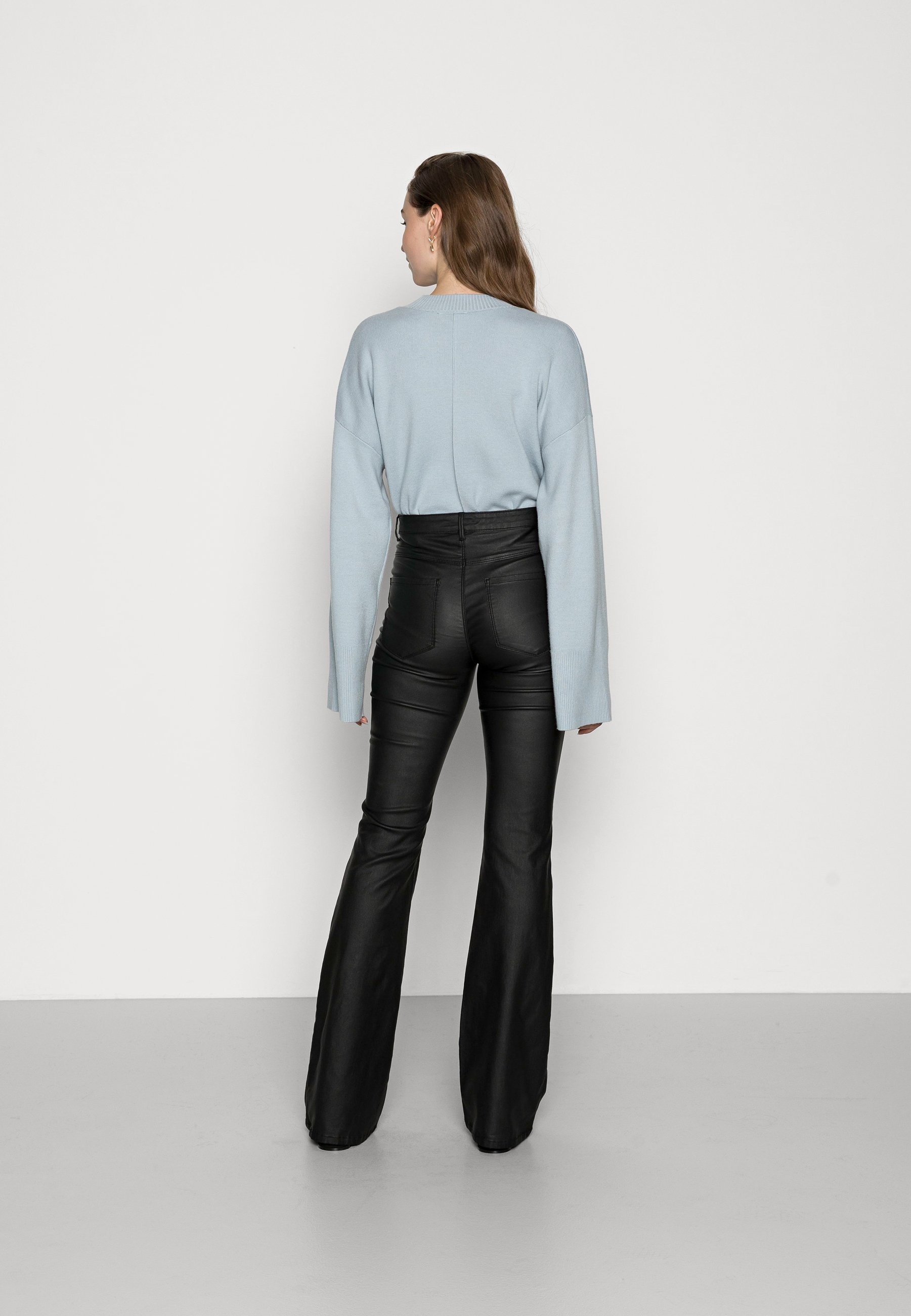 ONLY ONLHELLA RETRO FLARED - Broek - black/Zwart - Zalando.nl