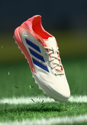 adidas Performance COPA PURE III LEAGUE TF - Botines de fútbol para césped - off white/lucid blue/signal coral
