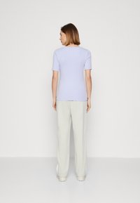 GAP Základné tričko - fresh lavender