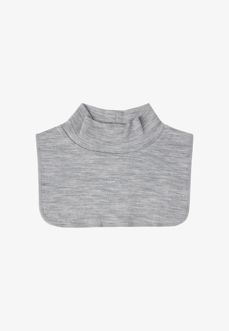 Szary kołnierz z golfem wykonany z miękkiej, teksturowanej tkaniny, o zaokrąglonych krawędziach, zaprojektowany z myślą o komforcie i ciepłocie.