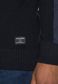 Jack & Jones JCOBRYAN CREW NECK - Camisola - navy