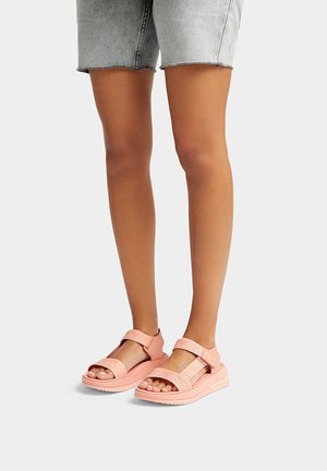 FitFlop SURFF   - Sandales à plateforme - roze