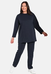Modanisa PLUS SIZE SETS-ALIA Tracksuit navy blue/blue