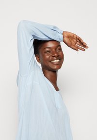 Kaffe KAAMBER V-NECK - Túnica - cashmere blue