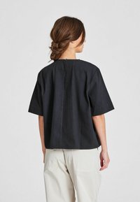 GAI+LISVA Palaidinė - black