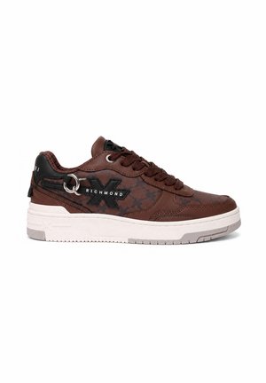 John Richmond, SNEAKERS UOMO JOHN RICHMOND 32415 C ACTION CHOCOLATE - Sneakers basse - marrone
