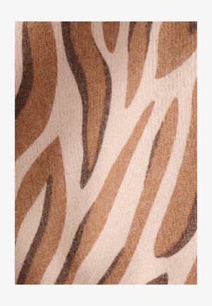 Gebreide stof met een zebraprint in warme tinten beige, bruin en donkerbruin, met een zachte, gestructureerde textuur en een vloeiend ontwerp.