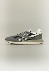 Επιλέχθηκε, black/still grey/chalk