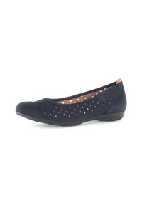 Chaussure plate bleu marine avec un motif perforé, bout rond et matériau doux. Semelle en caoutchouc notable pour flexibilité et confort.