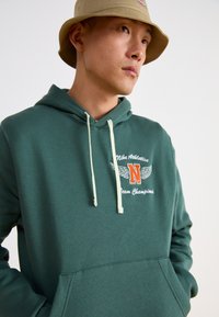 Nike Sportswear CLUB - Sweatshirt - vintage green
