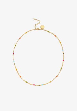 Collier en chaîne dorée avec de petites perles multicolores (rose, orange, jaune, vert, bleu) et un design texturé. S'ajuste avec un fermoir.