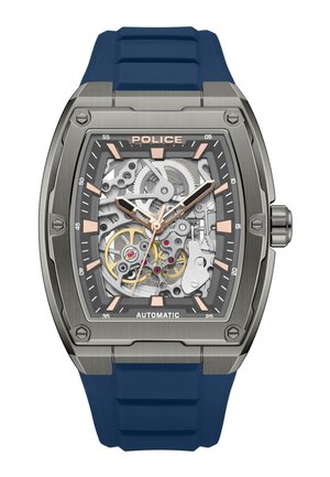 Reloj automático rectangular en tono plateado con engranajes mecánicos visibles, marcadores y manecillas en oro rosa, correa azul marino y marca "POLICE".