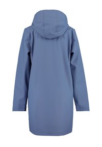 Vedeně odolná modrá bunda s kapucí a dlouhým rukávem. Hladká textura, rovný střih a žádné viditelné zapínání nebo dekorativní prvky.