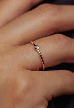 Isabel Bernard Bague - gold coloured