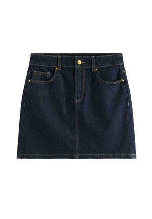 Gonna di jeans in blu scuro con dettagli in metallo color oro, cinque tasche e cuciture a contrasto. Il design è a taglio dritto con orlo rifinito.