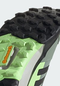Adidas Terrex AX4 GTX ciemnozielony