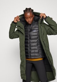 Didriksons LUNA WOMENS - Parka - deep green