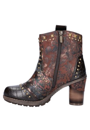 Bruine en zwarte enkellaars met bloemenpatroon, studs, zijrits, getextureerde neus en middelhoge blokhak.