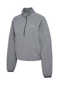 Pullover in pile grigio, corto, con collo alto, zip frontale a metà e accenti neri a contrasto. Presenta un logo sul petto e polsini a costine.