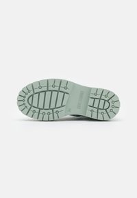 Steve Madden SKYLAR - Botins de atacadores - light blue rain