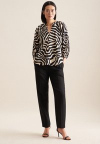 Seidensticker REGULAR - Bluse - black