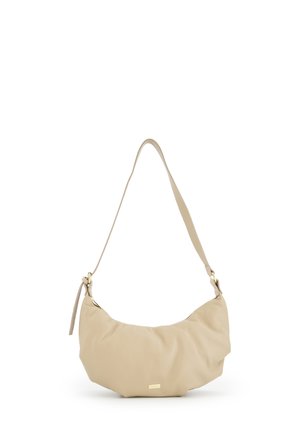 Beige Schultertasche aus Leder mit geschwungener Form, strukturierten Oberflächen und abnehmbarem Schulterriemen. Ausgestattet mit einem dezenten goldenen Hardware-Detail.