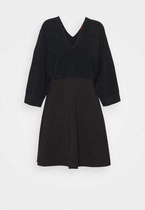 Robe pull - black