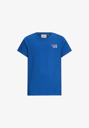 Niebieska bawełniana koszulka z okrągłym dekoltem, krótkimi rękawami i pomarańczowym nadrukiem logo z przodu po lewej stronie. Prosty design, bez wzorów.