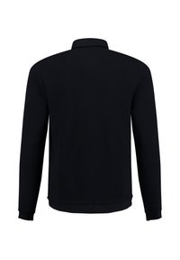 Zwarte polo met lange mouwen, een gestructureerd patroon, een zachte kraag en ribgebreide mouwen. Geen zichtbare logo's of extra details op de achterkant.